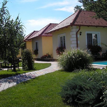 Kaktuszvirag Apartmanhaz Hajduszoboszlo Exterior photo