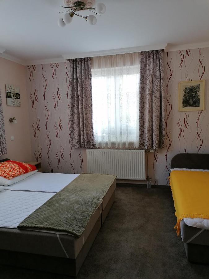 Kaktuszvirag Apartmanhaz Hajduszoboszlo Exterior photo