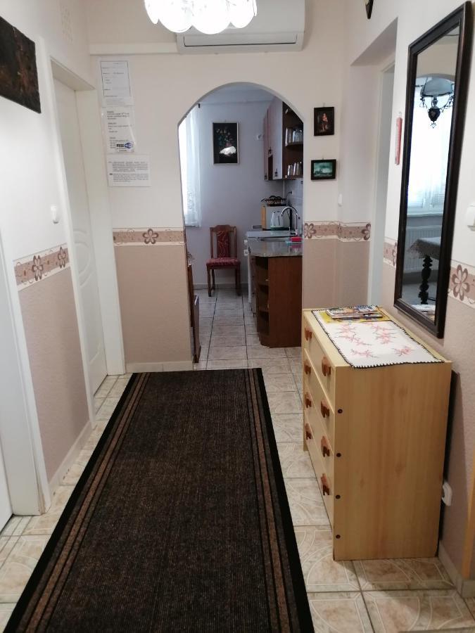 Kaktuszvirag Apartmanhaz Hajduszoboszlo Exterior photo
