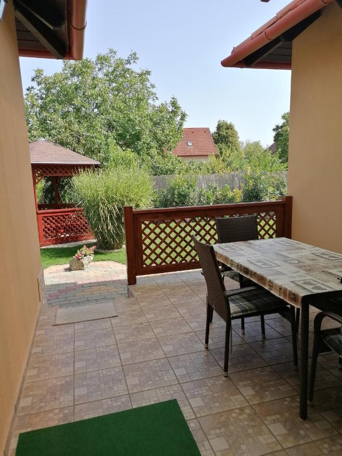 Kaktuszvirag Apartmanhaz Hajduszoboszlo Exterior photo