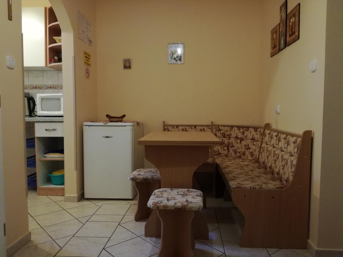 Kaktuszvirag Apartmanhaz Hajduszoboszlo Exterior photo